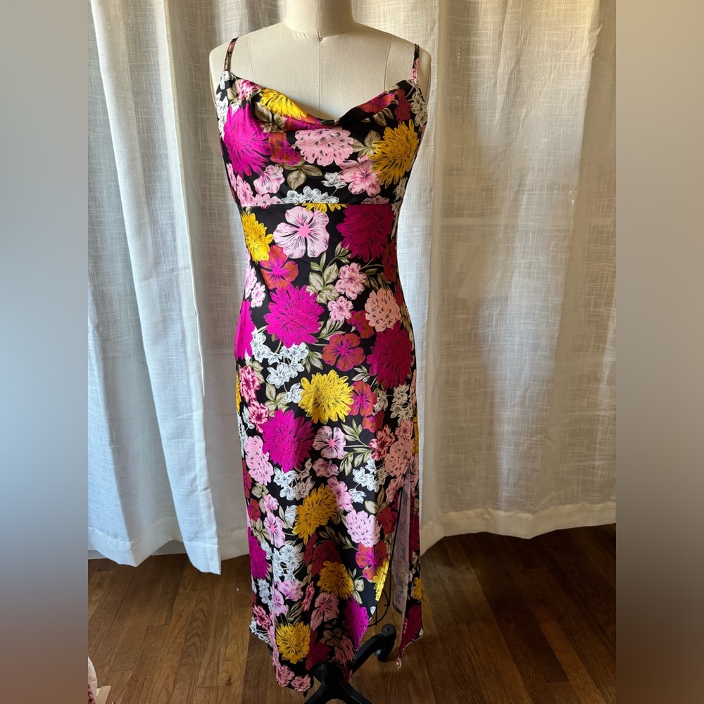ADELYN RAE FLORAL SLIP DRESS